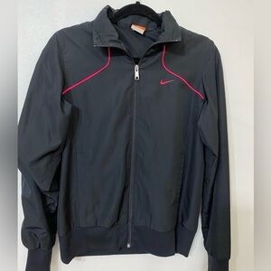 Womens Medium Nike Black and‎ Pink Zipup Windbreaker Jacket